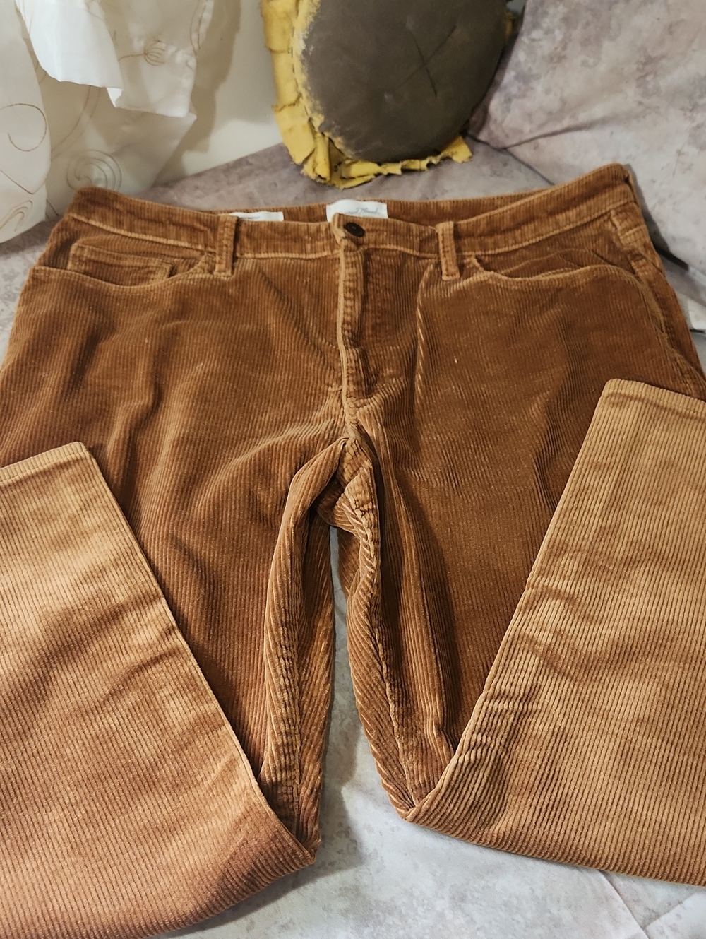 Universal Thread Women's Ankle & Cropped Corduroy Pants in Muted Mustard